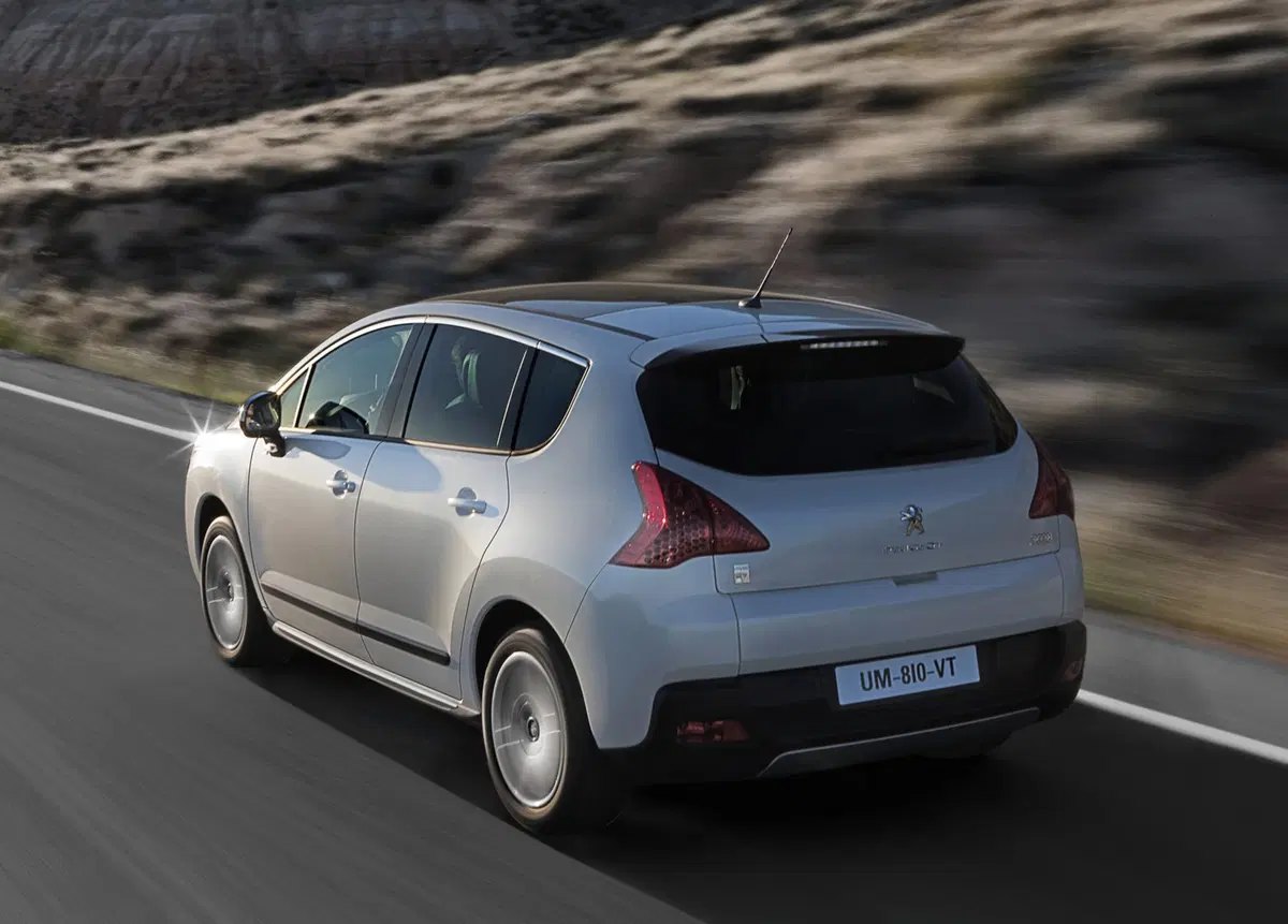 Peugeot 3008 1.6 HDi 110CV Outdoor (25)