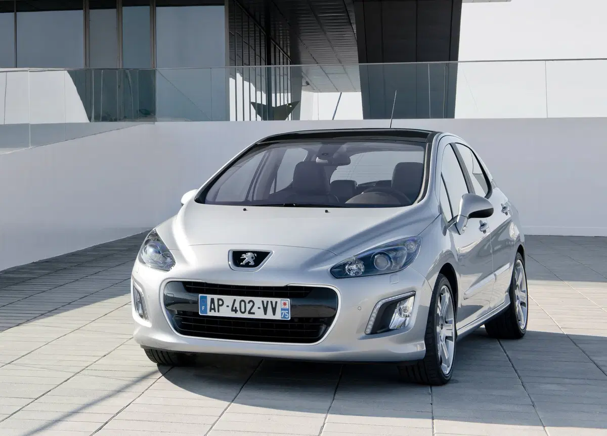 Peugeot 308 1.6 HDi 110CV 3p. Tecno (6 Marce) (4)