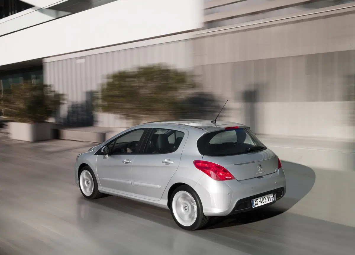Peugeot 308 1.6 HDi 110CV 3p. Tecno (6 Marce) (5)
