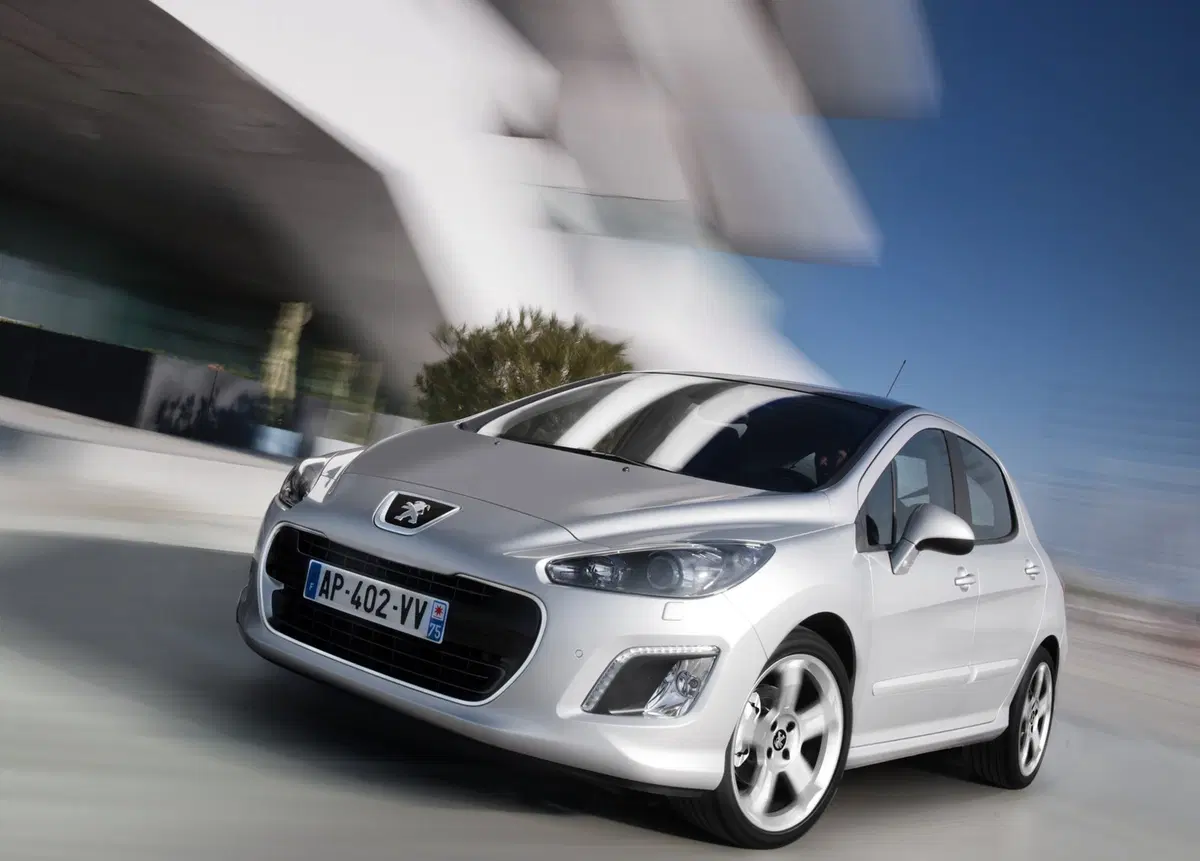 Peugeot 308 1.6 HDi 110CV 3p. Tecno (6 Marce) (7)