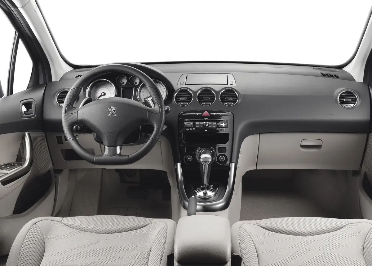 Peugeot 308 1.6 HDi 110CV 3p. Tecno (6 Marce) (9)