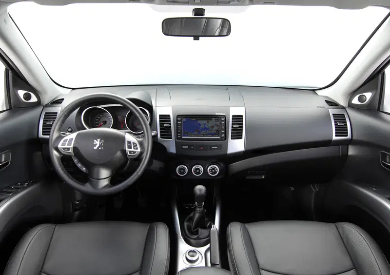 Peugeot 4007 (2007-13) (15)