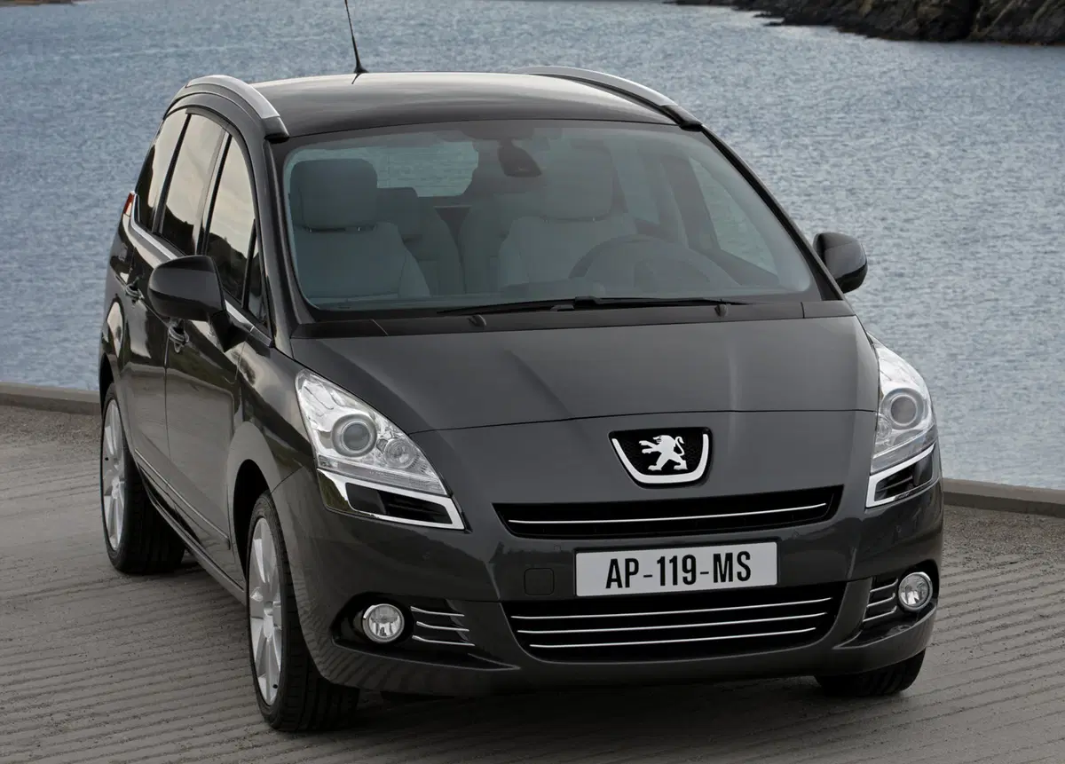 Peugeot 5008 (2009-17) (3)