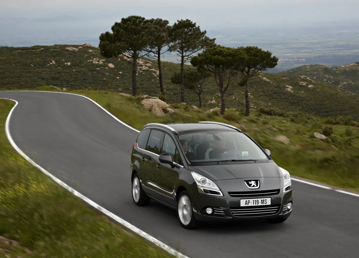 Peugeot 5008 (2009-17) (4)