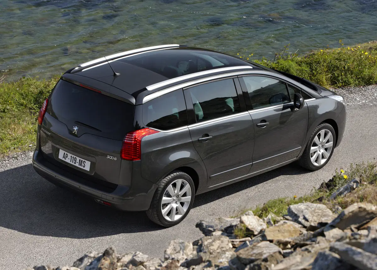 Peugeot 5008 (2009-17) (10)
