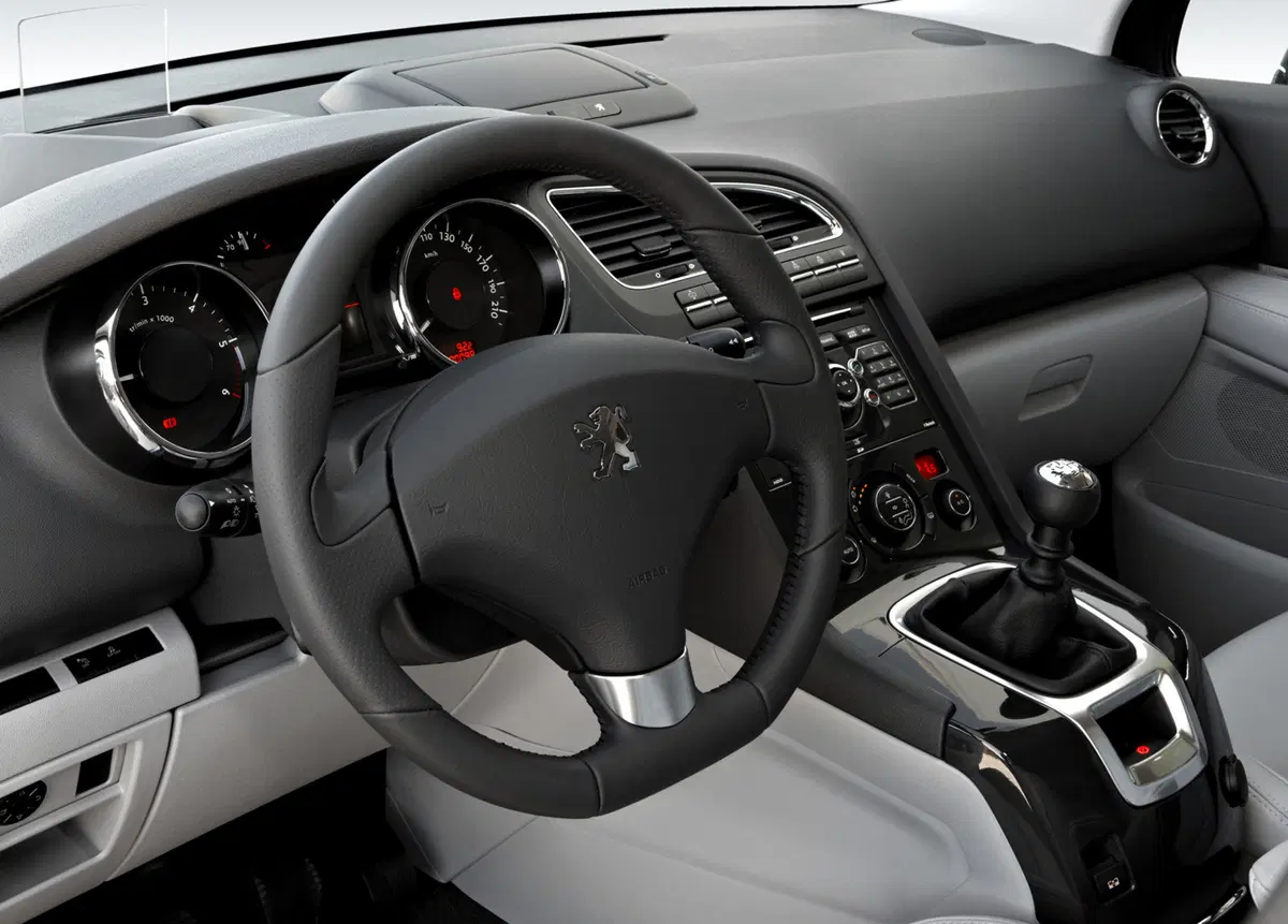 Peugeot 5008 (2009-17) (15)