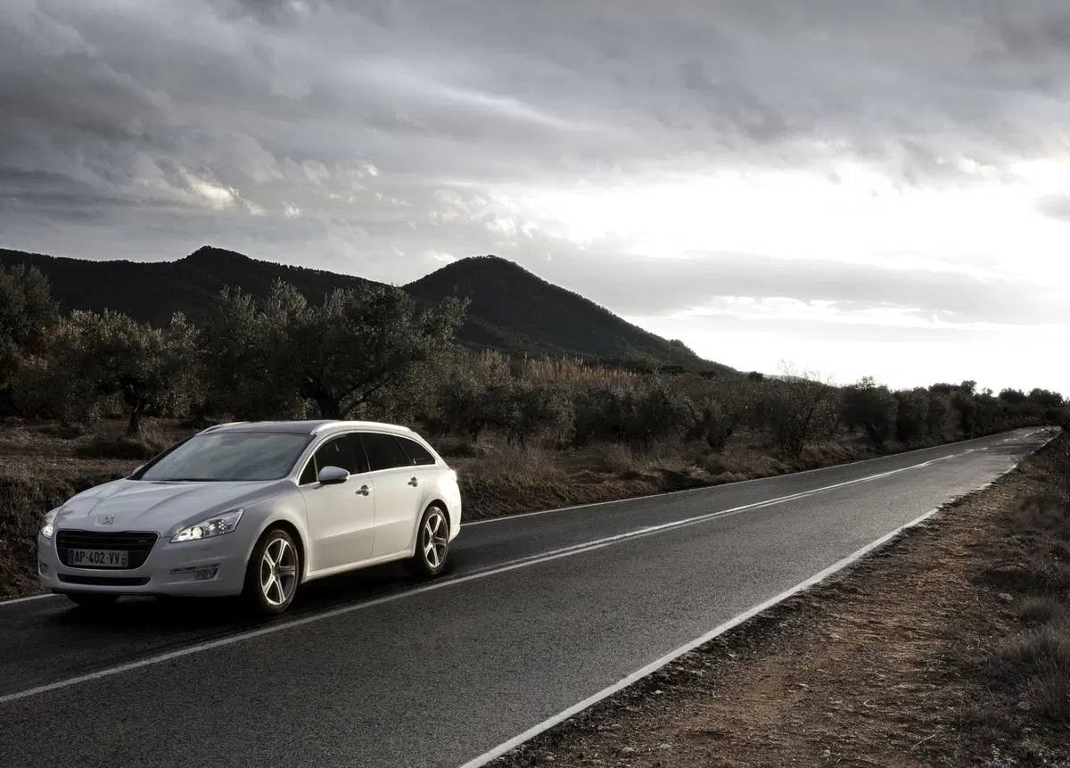 Peugeot 508 SW 1.6 VTi 120CV cambio robotizzato Access (5)