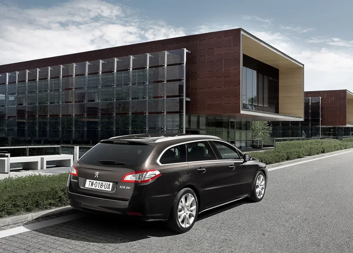 Peugeot 508 SW 1.6 VTi 120CV cambio robotizzato Access (6)