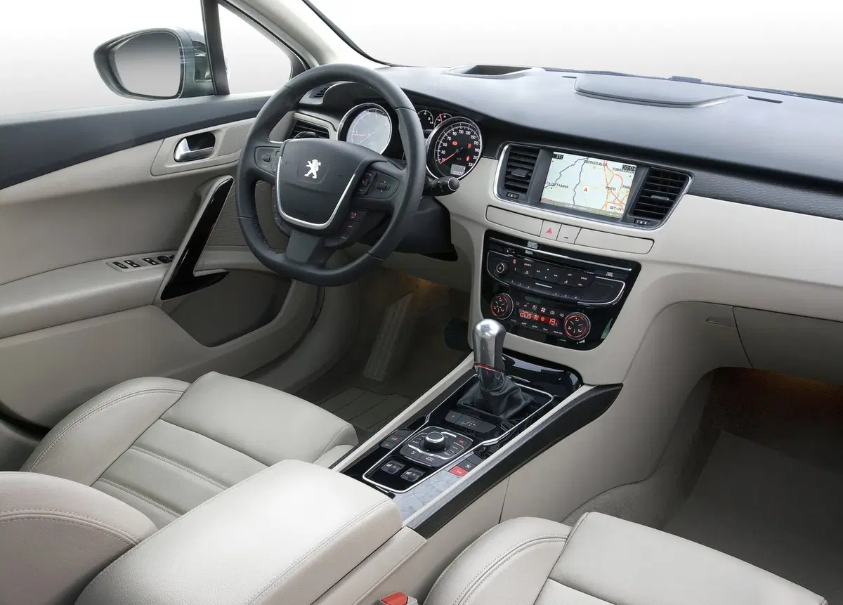 Peugeot 508 SW 1.6 VTi 120CV cambio robotizzato Access (8)