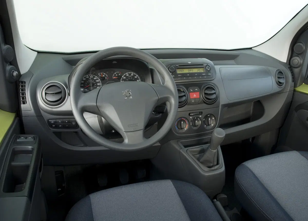 Peugeot Bipper 1.3 HDi 75 FAP Stop&Start Outdoor (7)