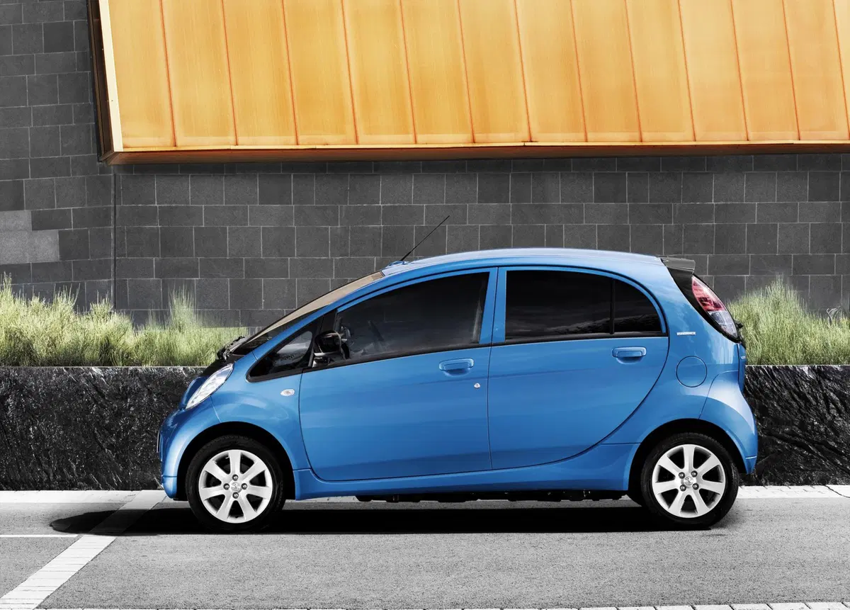 Peugeot iOn Active (5)