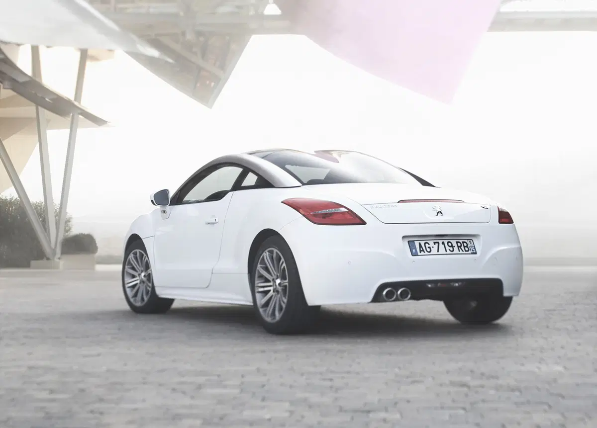 Peugeot RCZ 2.0 HDi 163CV (10)