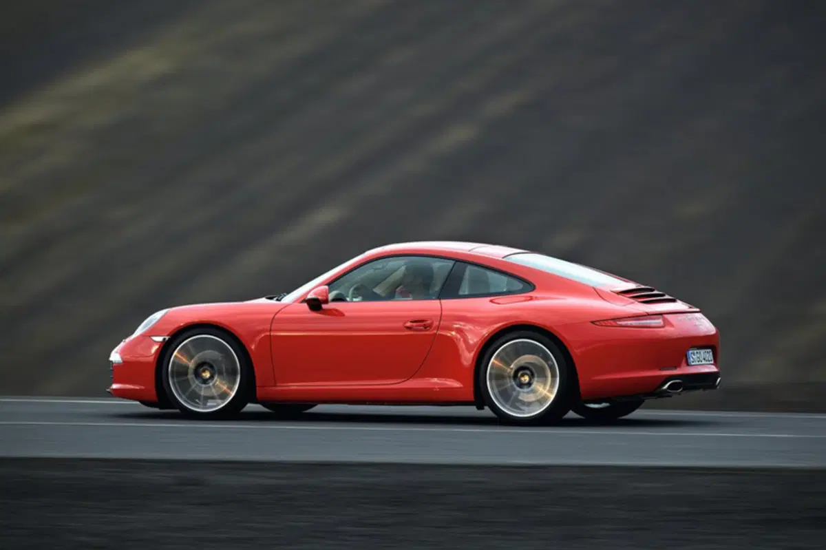 Porsche 911 Coupé 3.0 Carrera 4 GTS (5)