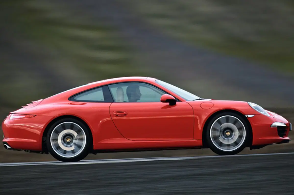Porsche 911 Coupé 3.0 Carrera 4 GTS (6)