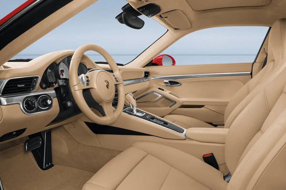 Porsche 911 Coupé 3.0 Carrera 4 GTS (19)