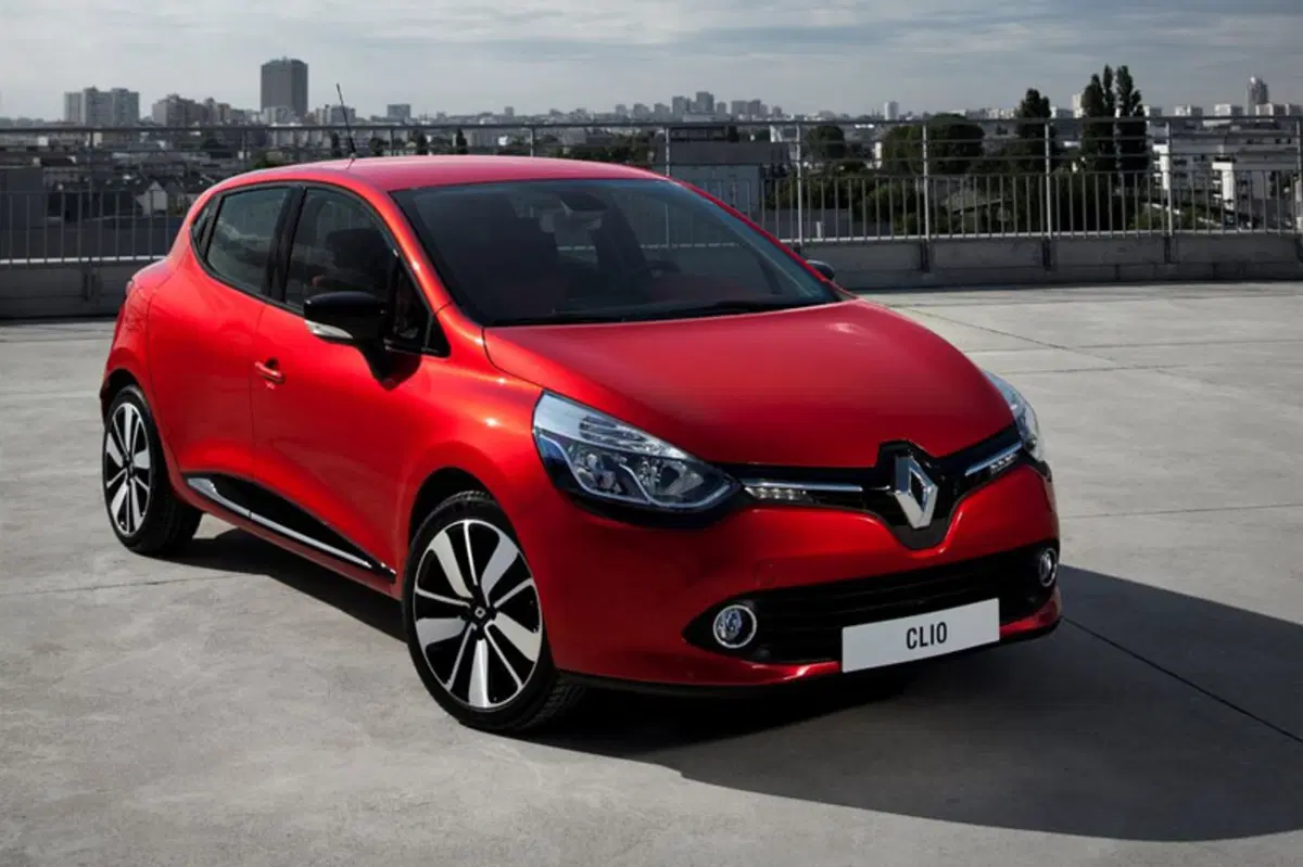 Renault Clio dCi 8V 75 CV 5 porte Moschino Zen (7)