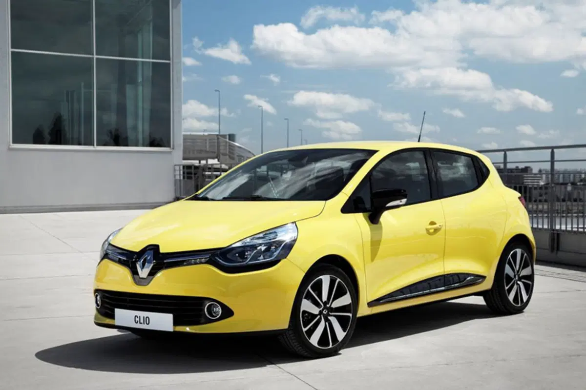 Renault Clio dCi 8V 75 CV 5 porte Moschino Zen (8)