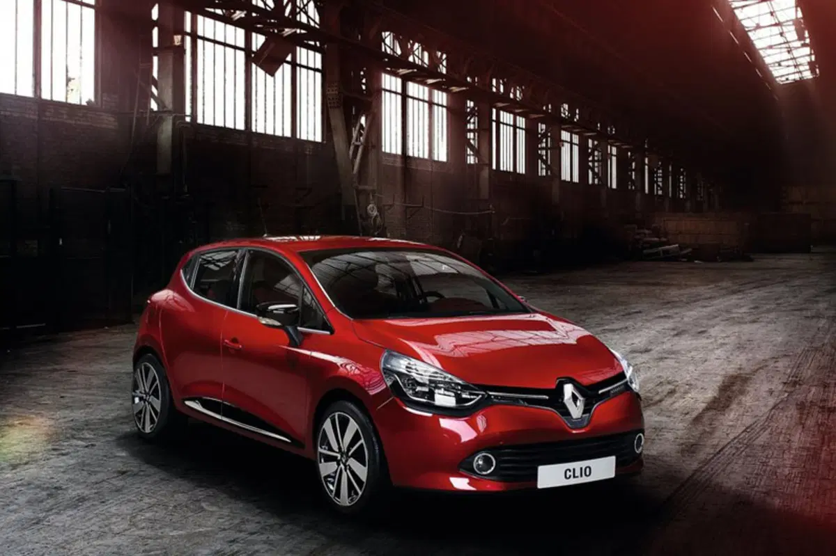 Renault Clio dCi 8V 75 CV 5 porte Moschino Zen (9)