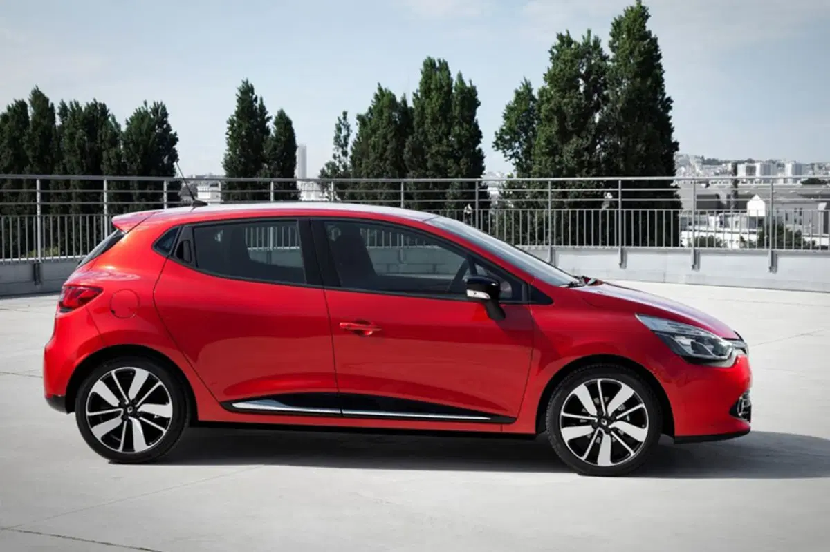 Renault Clio dCi 8V 75 CV 5 porte Moschino Zen (2)