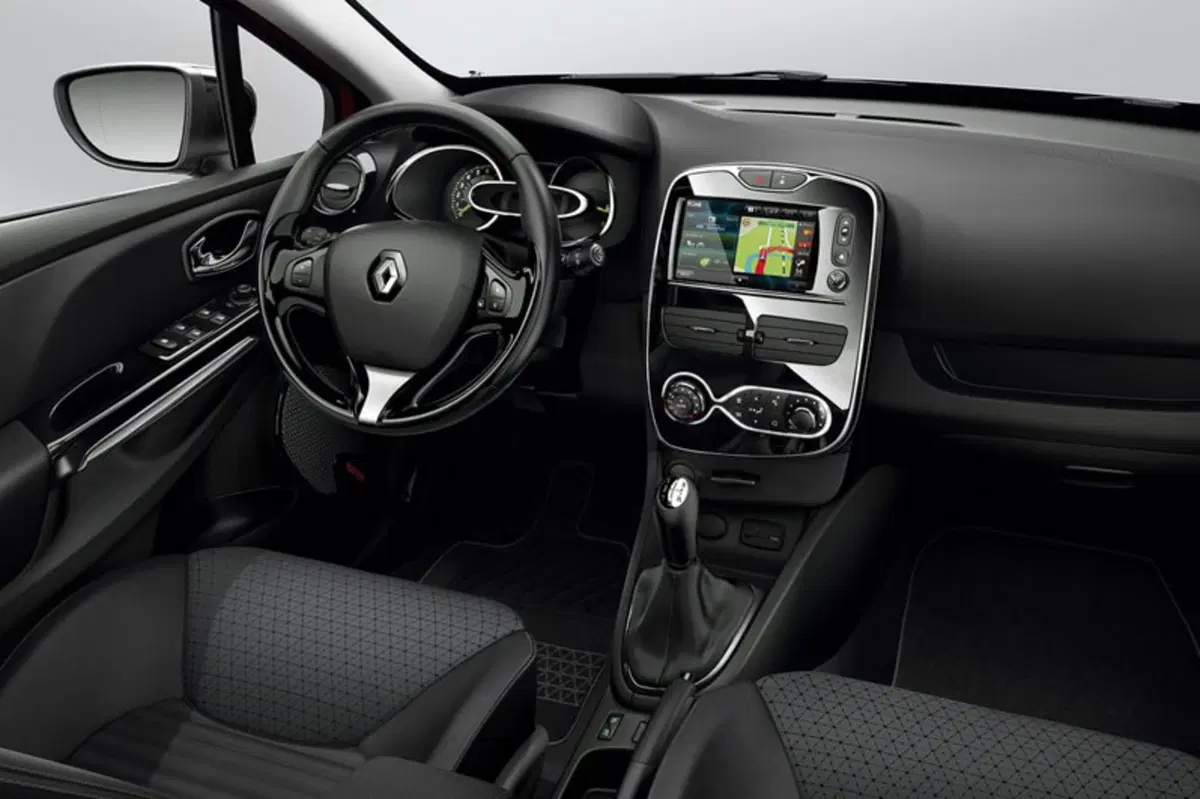 Renault Clio dCi 8V 75 CV 5 porte Moschino Zen (12)