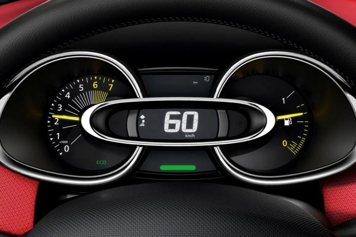 Renault Clio dCi 8V 75 CV 5 porte Moschino Zen (11)