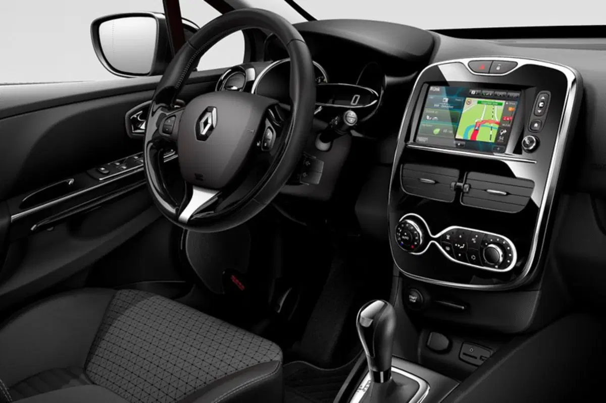 Renault Clio dCi 8V 75 CV 5 porte Moschino Zen (13)