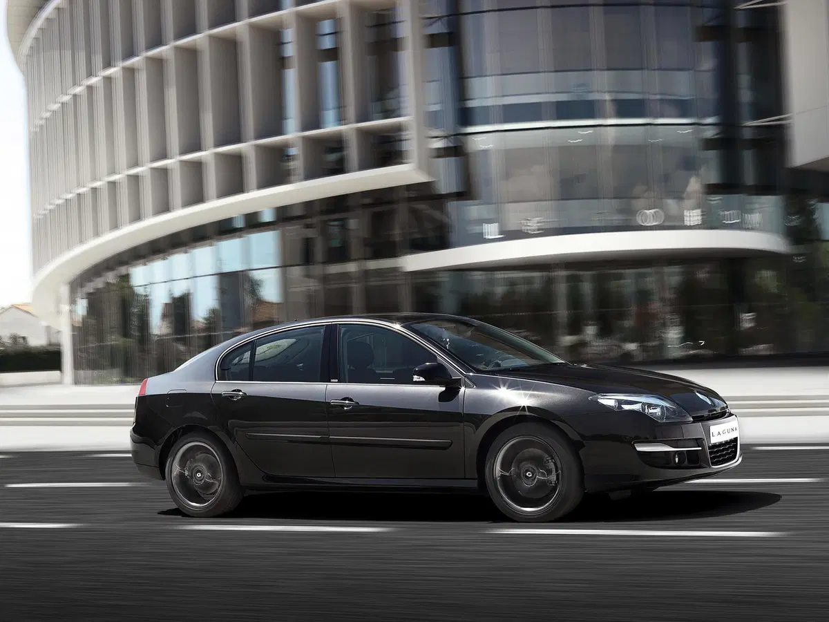 Renault Laguna (2007-13) (7)