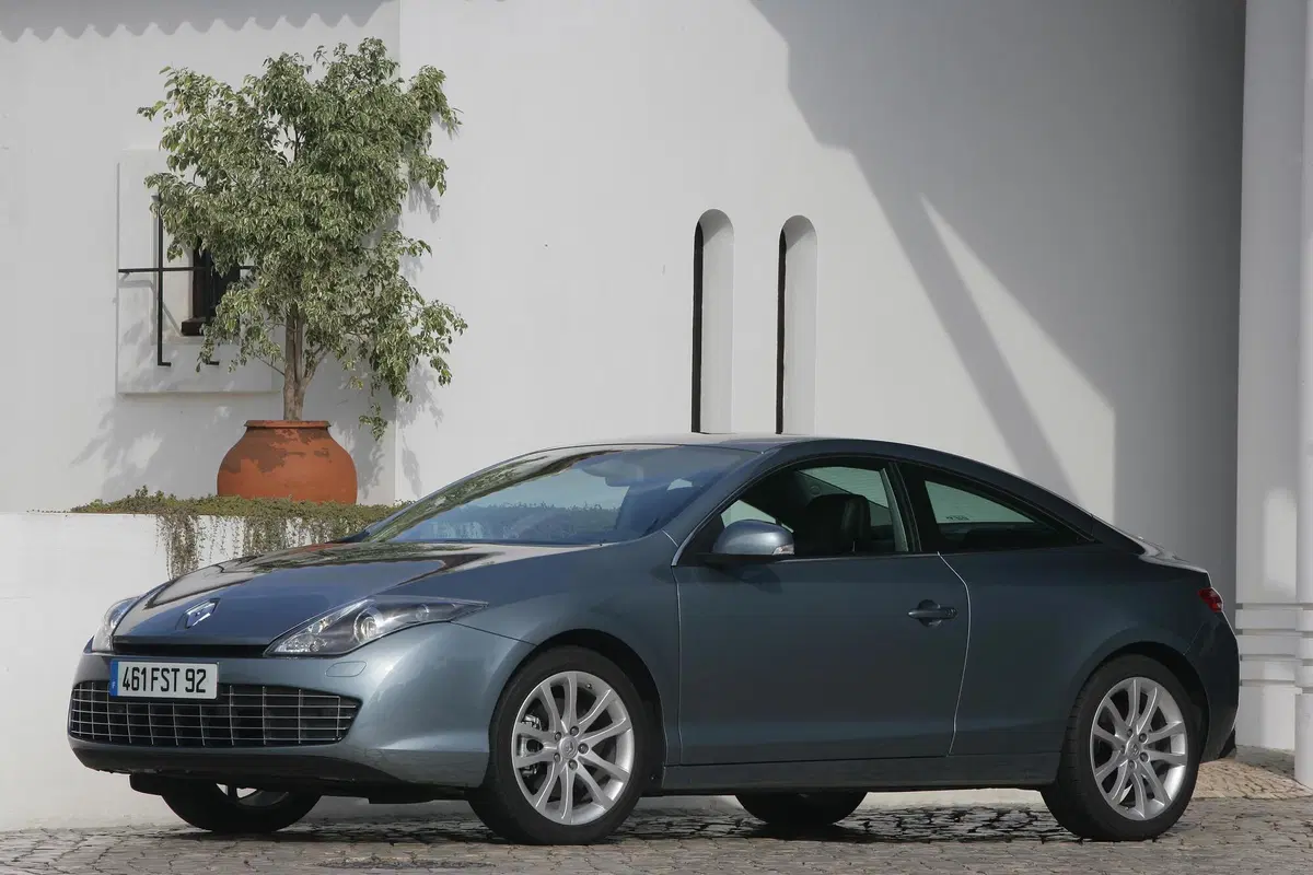Renault Laguna Coupé (2008-15) (4)