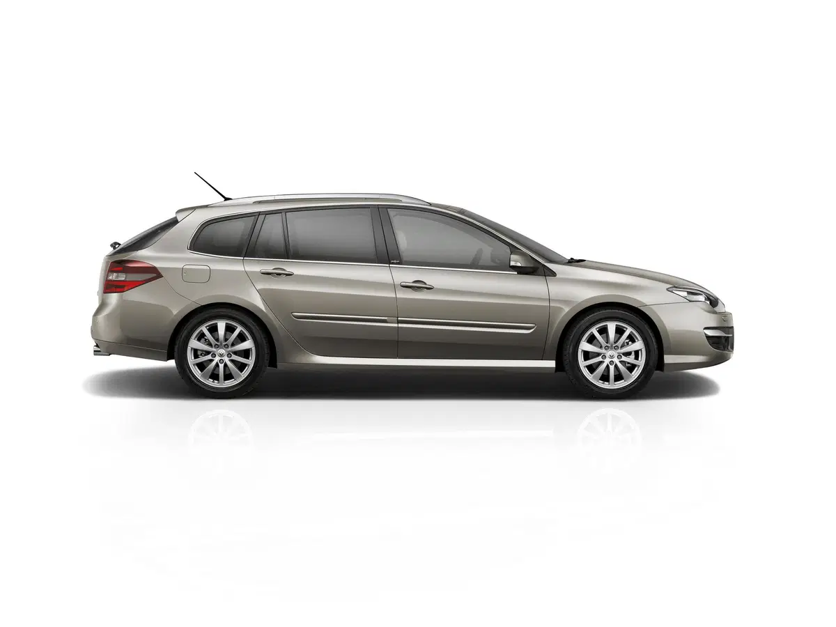 Renault Laguna SporTour 2.0 dCi 150CV SporTour Nav (8)
