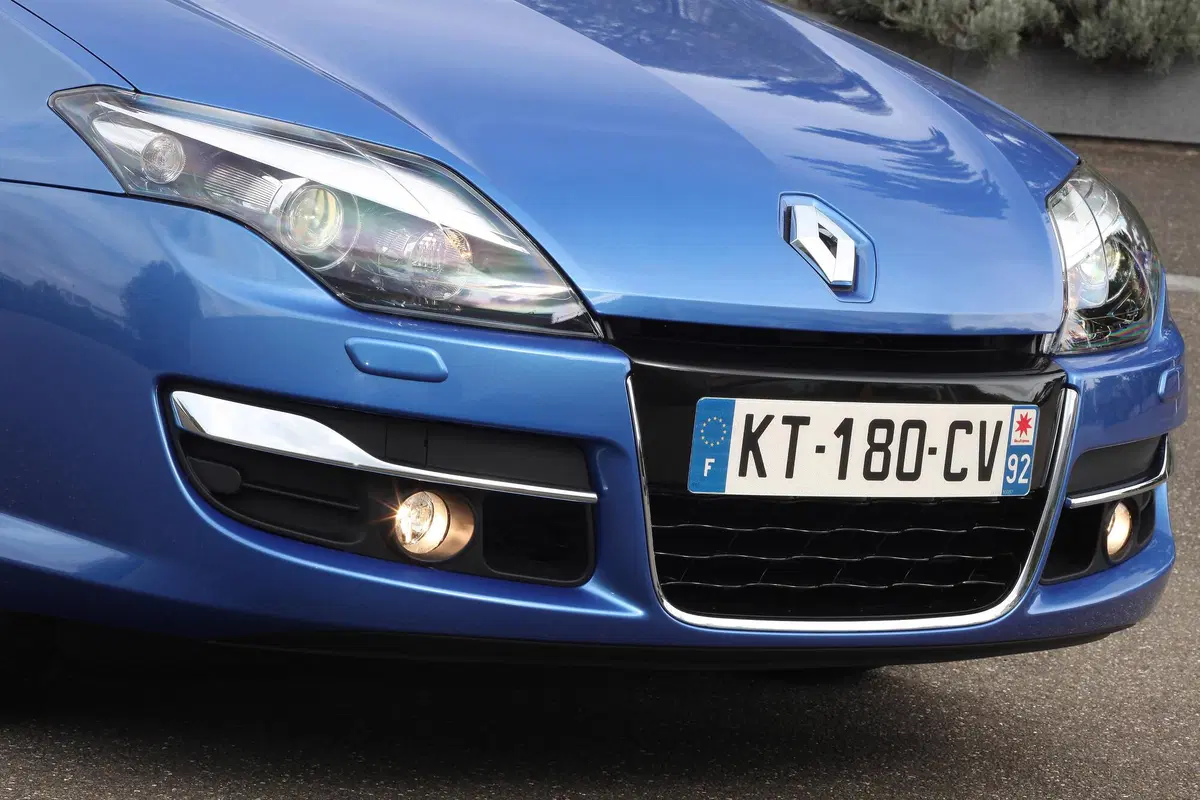 Renault Laguna SporTour 2.0 dCi 150CV SporTour Nav (16)