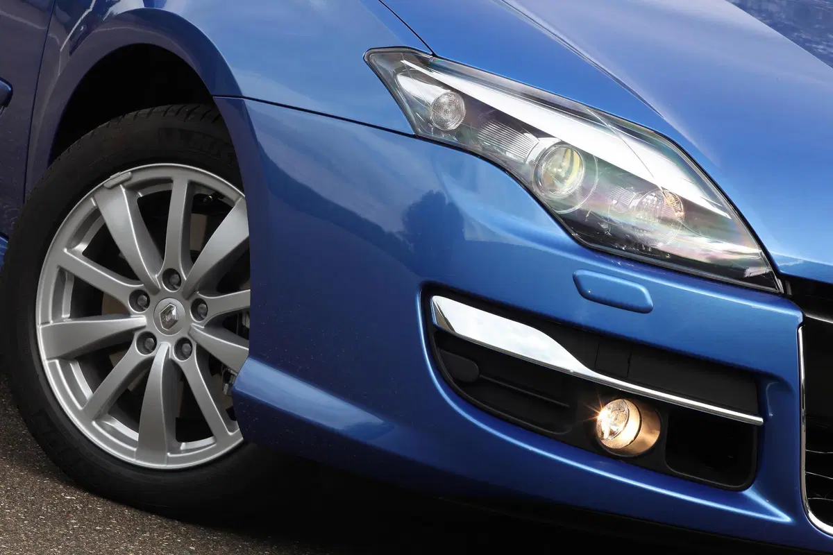 Renault Laguna SporTour 2.0 dCi 150CV SporTour Nav (17)