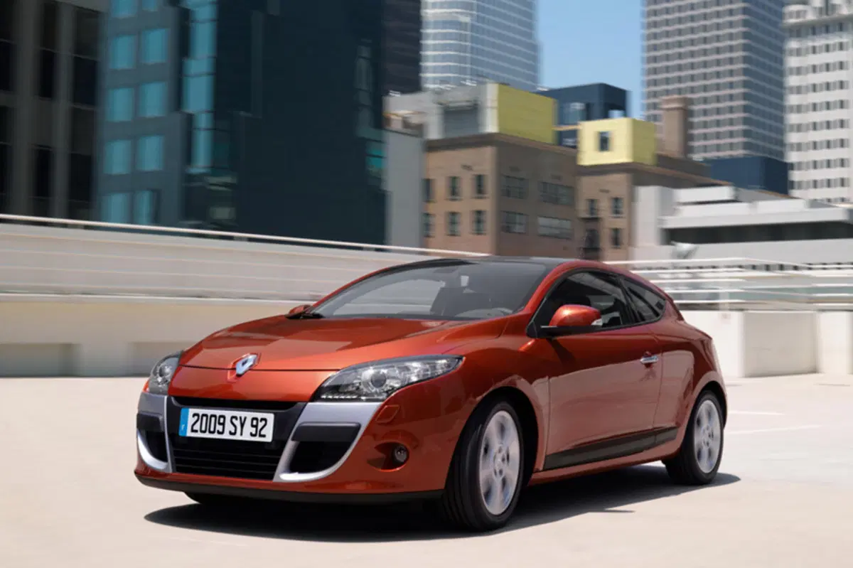 Renault Mégane Coupé 1.5 dCi 110CV Dynamique (7)