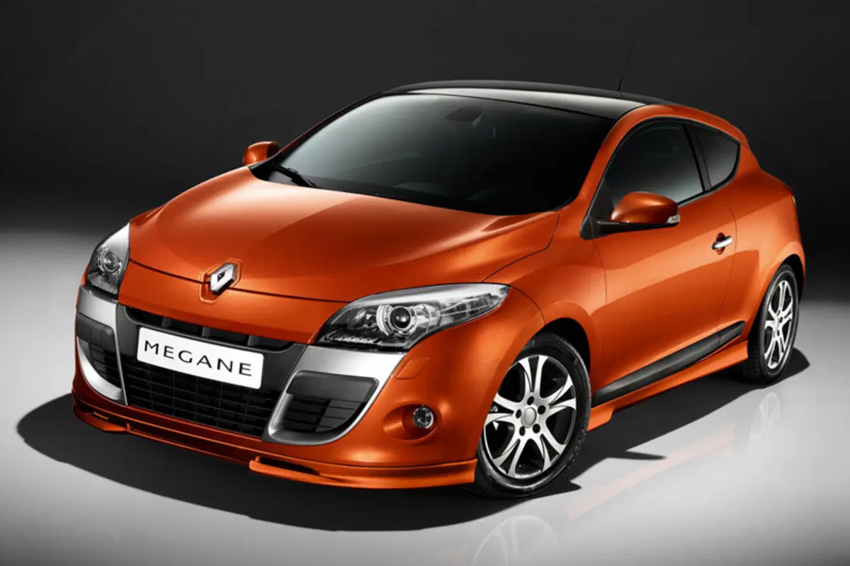Renault Mégane Coupé 1.5 dCi 110CV Dynamique (8)