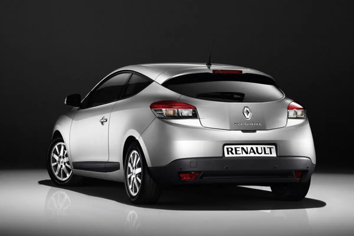Renault Mégane Coupé 1.5 dCi 110CV Dynamique (9)