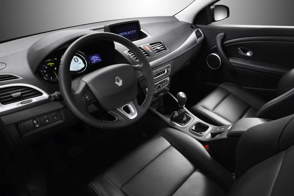 Renault Mégane Coupé 1.5 dCi 110CV Dynamique (12)