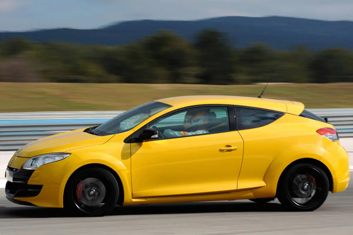 Renault Mégane Coupé 1.5 dCi 110CV Dynamique (3)