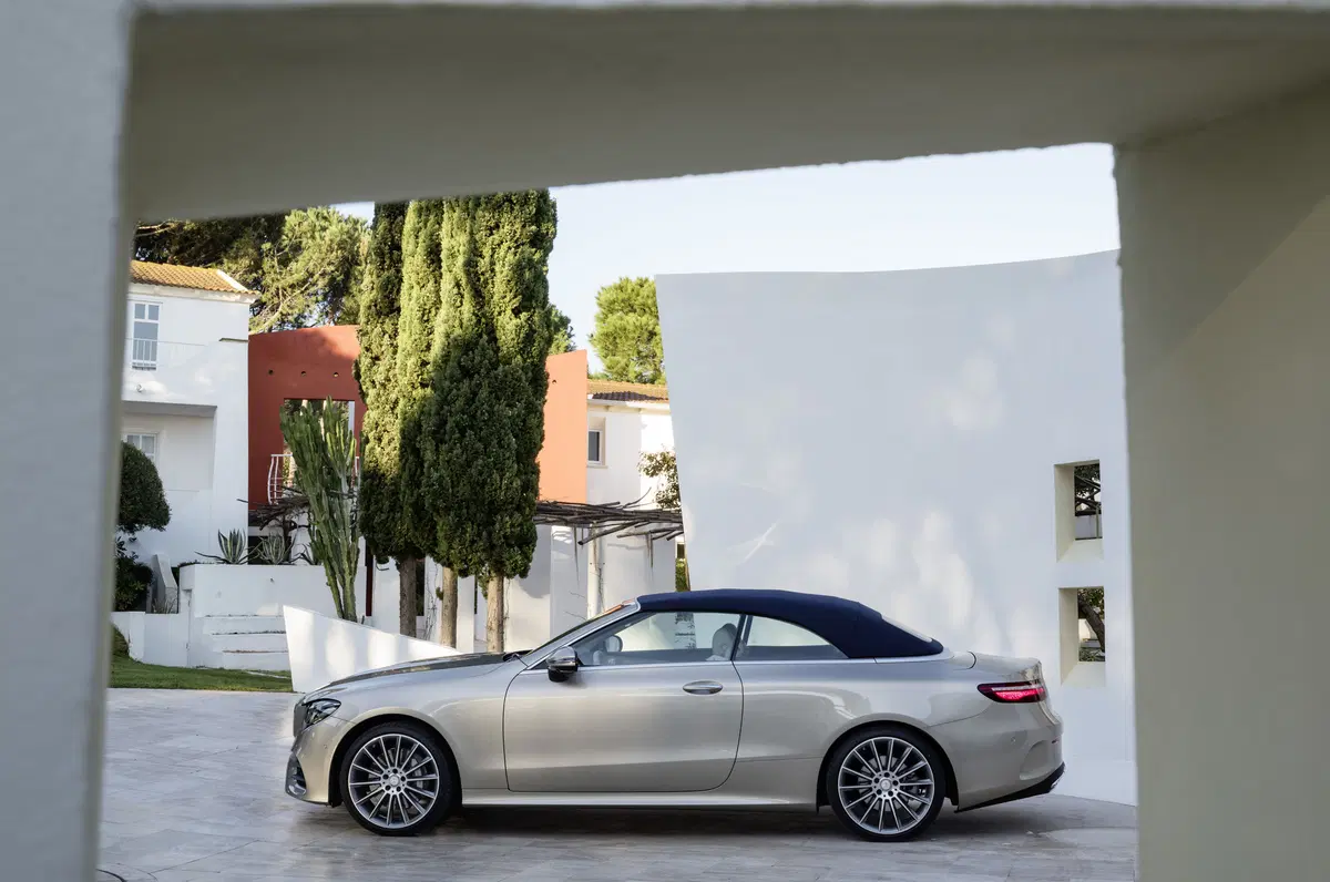 Mercedes Classe E Cabrio, incontro tra Classe C e S (11)