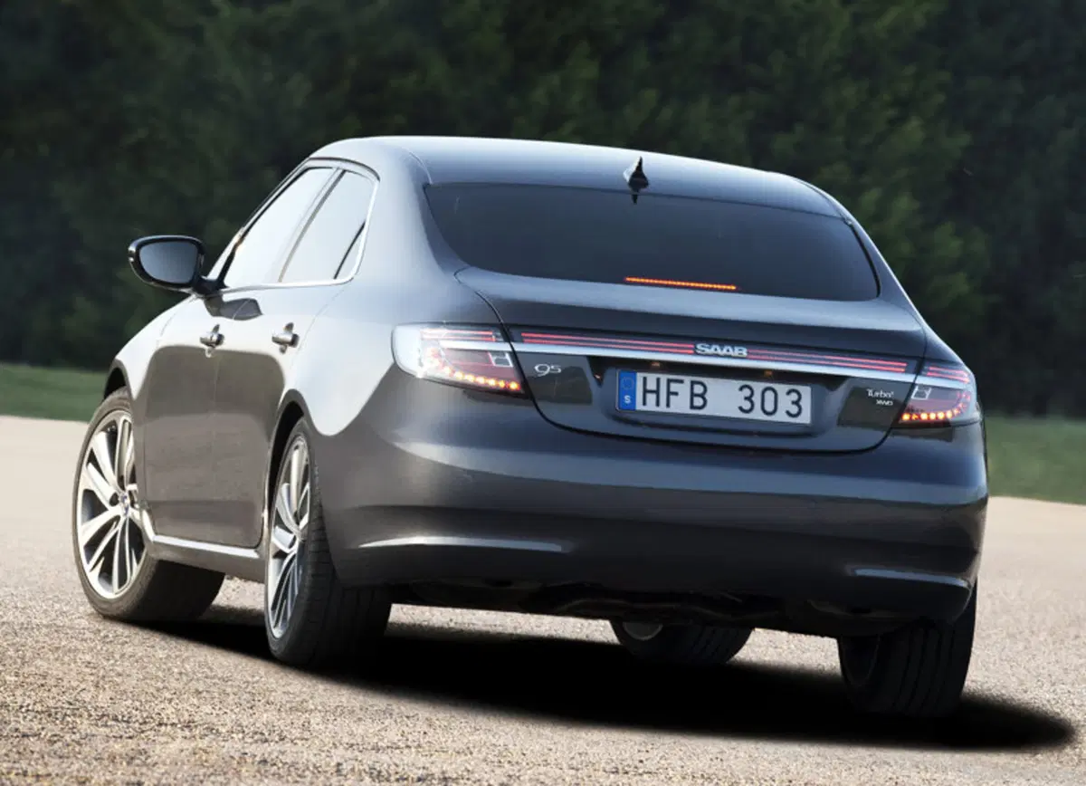 Saab 9-5 (2010-12) (6)