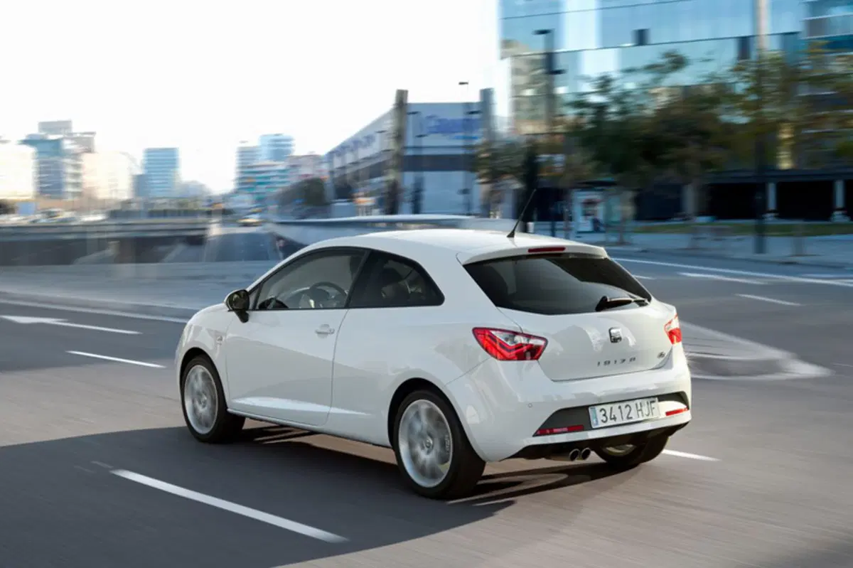 SEAT Ibiza SC 1.6 TDI 105 CV CR 3 porte FR (4)