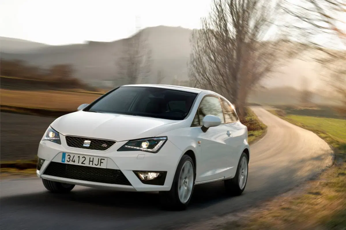 SEAT Ibiza SC 1.6 TDI 105 CV CR 3 porte FR (7)