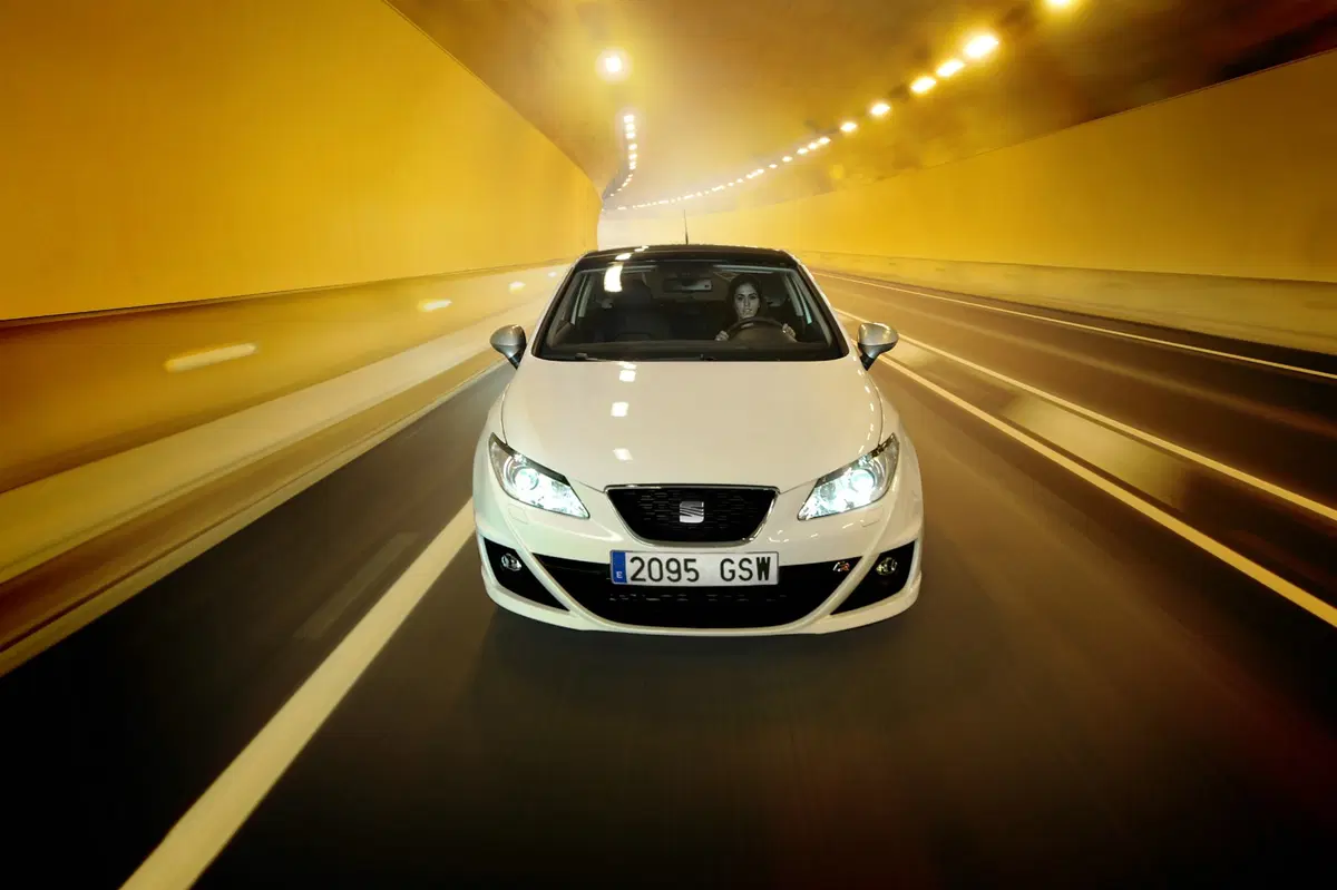 SEAT Ibiza SC 1.6 TDI 105 CV CR 3 porte FR (19)