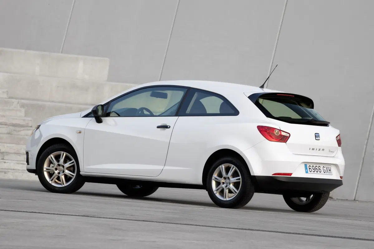 SEAT Ibiza SC 1.6 TDI 105 CV CR 3 porte FR (24)