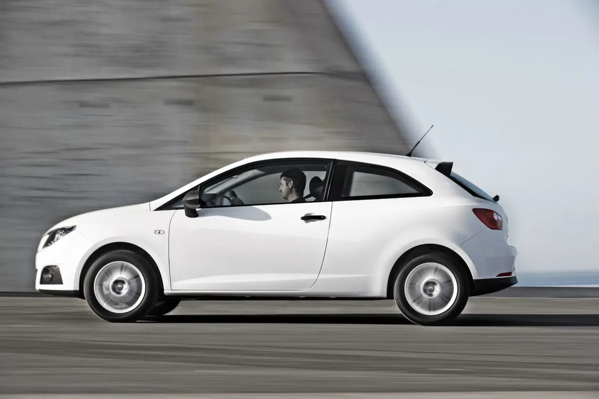 SEAT Ibiza SC 1.6 TDI 105 CV CR 3 porte FR (25)