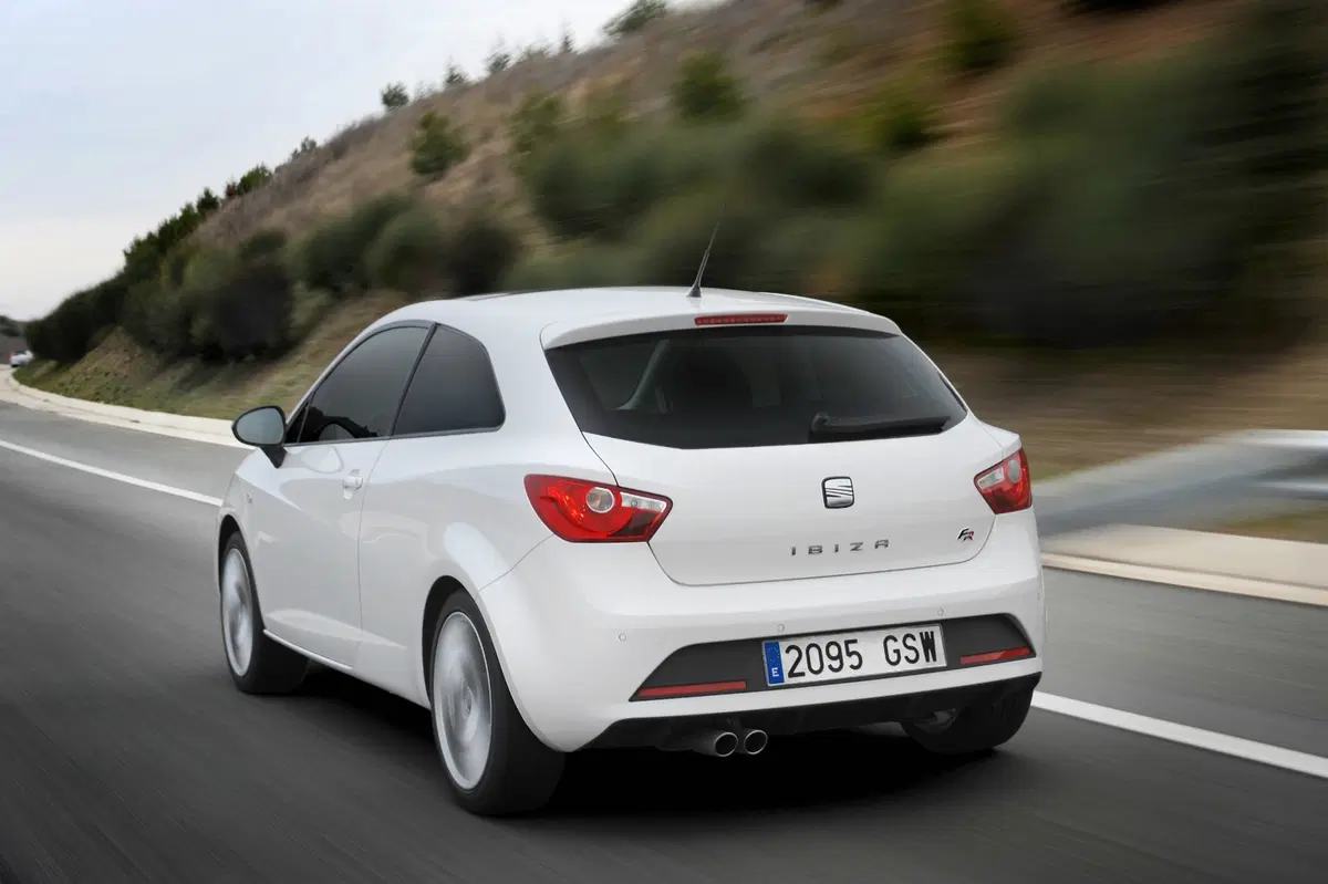 SEAT Ibiza SC 1.6 TDI 105 CV CR 3 porte FR (26)