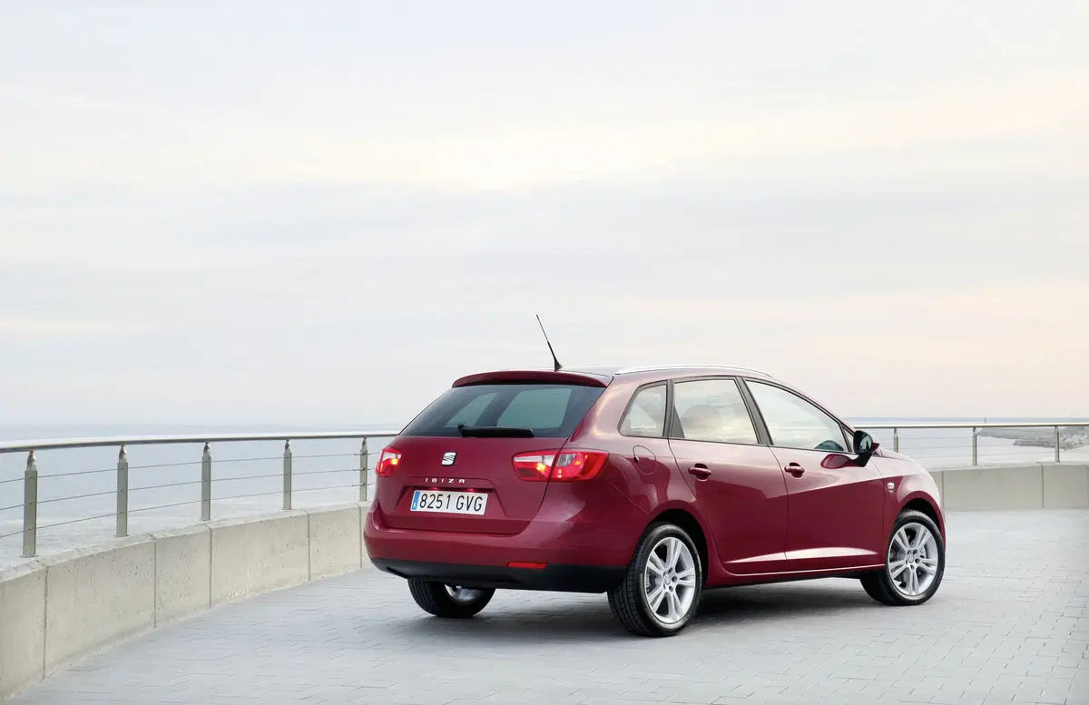 SEAT Ibiza ST (2010-17) (25)
