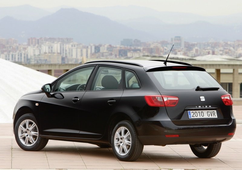 SEAT Ibiza ST (2010-17) (28)