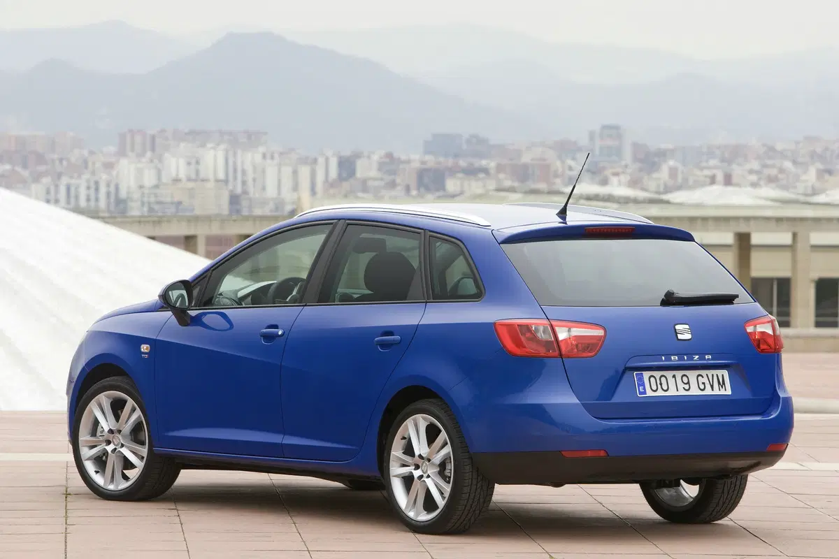 SEAT Ibiza ST (2010-17) (29)