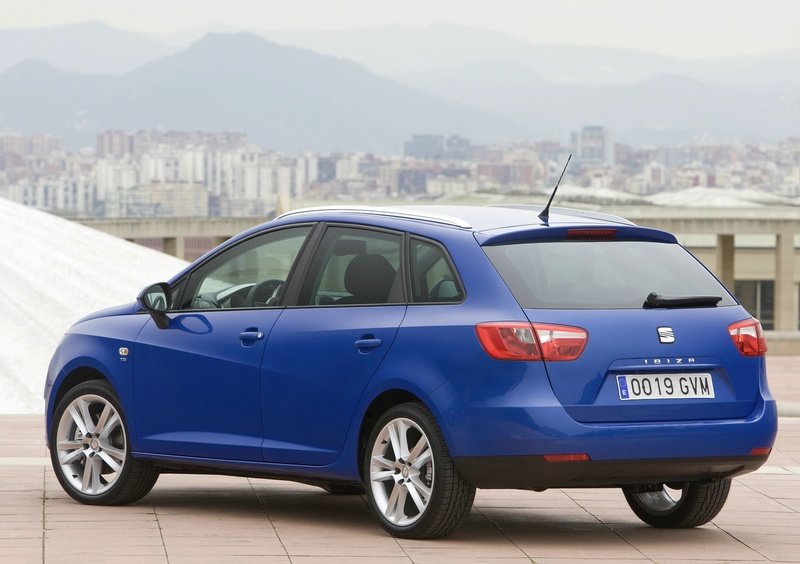 SEAT Ibiza ST (2010-17) (29)
