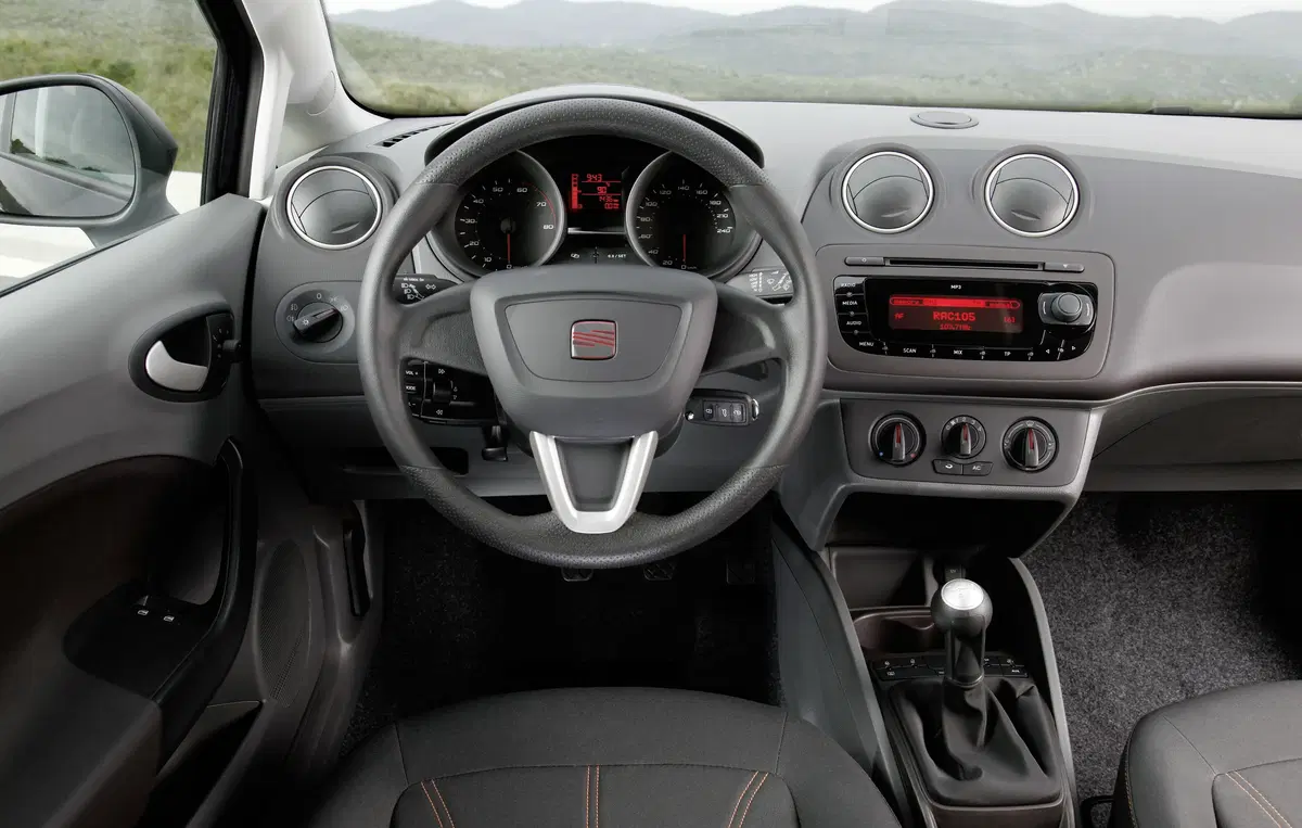 SEAT Ibiza ST (2010-17) (37)
