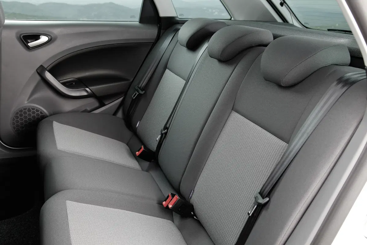 SEAT Ibiza ST (2010-17) (40)